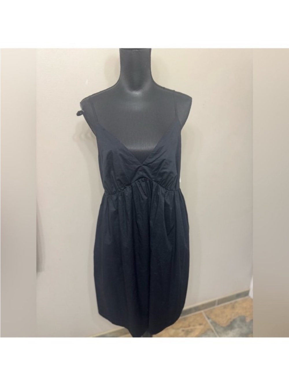 NWT Old Navy Women’s Black Spaghetti Straps V-Neck Mini Dress LT